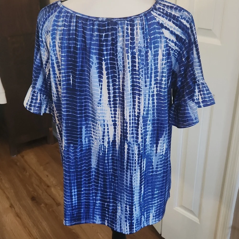 Tamera, Women's Top,  Excellent condition,  Size Large,  Blue, white - Picture 4 of 9